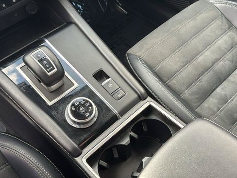 Used 2024 Mitsubishi Outlander SE AWD/4WD image 19