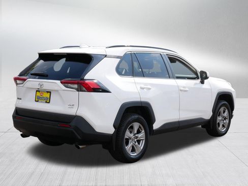 Used 2022 Toyota RAV4 XLE w/ Convenience Package AWD/4WD image 7