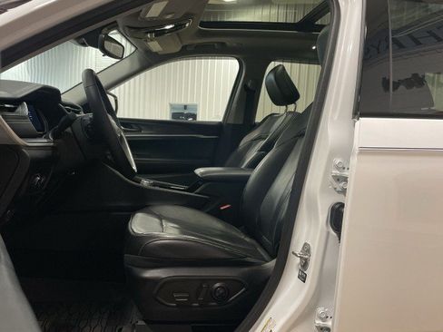 Used 2021 Jeep Grand Cherokee L Limited AWD/4WD image 15