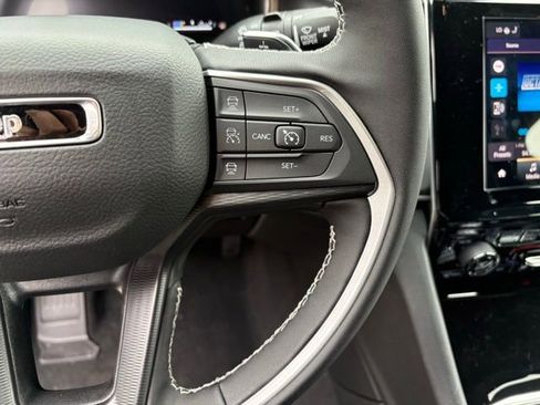 New 2025 Jeep Grand Cherokee L Laredo w/ Luxury Tech Group I image 18