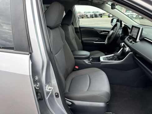 Used 2025 Toyota RAV4 XLE AWD/4WD image 18