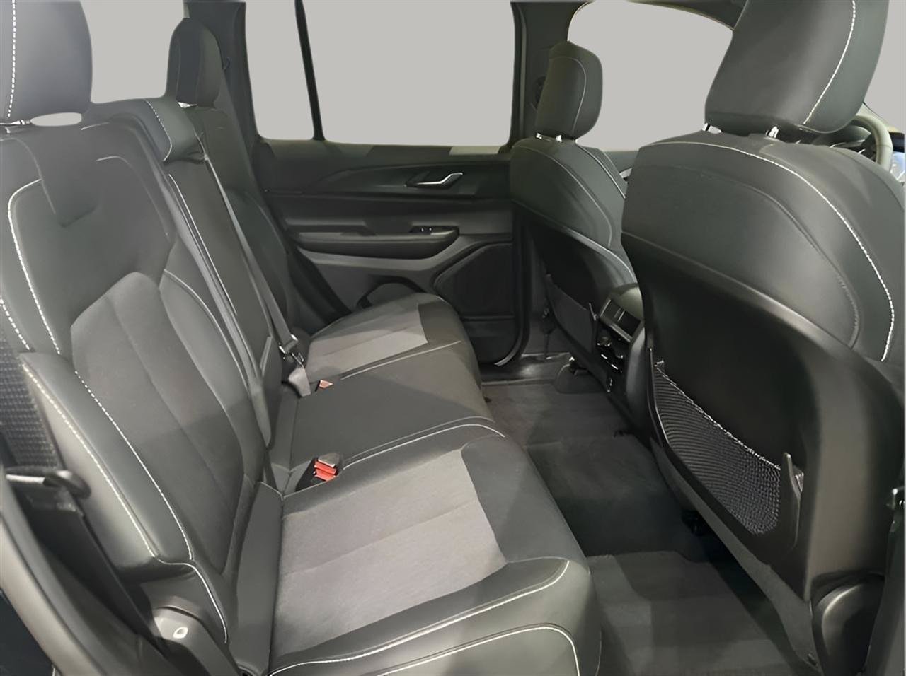 Used 2024 Jeep Grand Cherokee Laredo X w/ Luxury Tech Group I AWD/4WD image 23