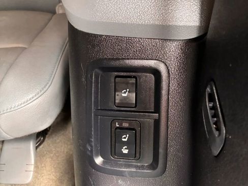 Used 2010 Toyota Sequoia Limited AWD/4WD image 46