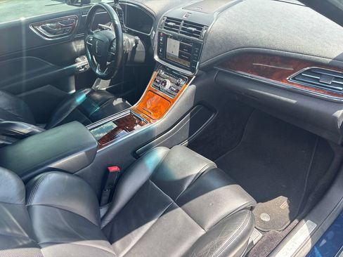 Used 2017 Lincoln Continental Reserve FWD image 11