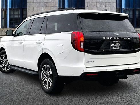 Certified 2025 Ford Expedition Active image 10