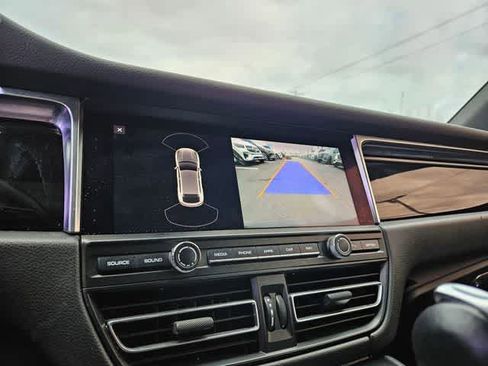 Used 2020 Porsche Macan image 29