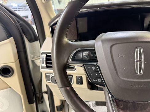 Used 2021 Lincoln Navigator Reserve AWD/4WD image 14