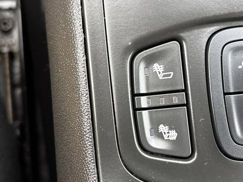 Used 2023 GMC Terrain SLE w/ Driver Convenience Package image 18