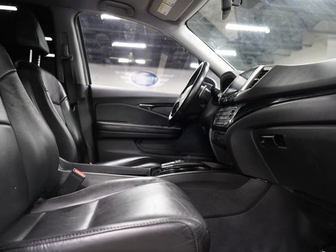 Used 2017 Honda Pilot Touring image 23
