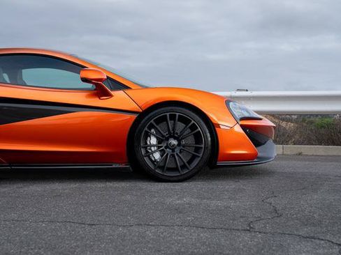 Used 2016 McLaren 570S Coupe RWD image 20