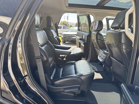 Used 2025 Ford Expedition Platinum AWD/4WD image 26