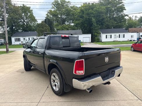 Used 2016 RAM 1500 Laramie w/ Convenience Group AWD/4WD image 8