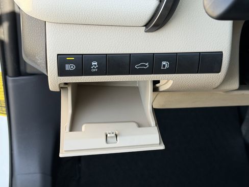 Used 2018 Toyota Camry XLE FWD image 24