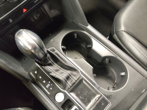 Used 2021 Volkswagen Atlas SE image 26