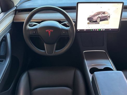 Used 2023 Tesla Model Y Long Range AWD/4WD image 16