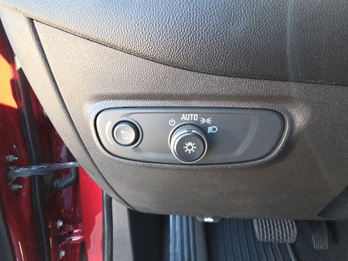 Certified 2019 Chevrolet Equinox LT FWD image 20
