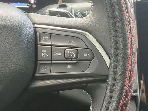 Certified 2024 Jeep Grand Cherokee Laredo AWD/4WD image 29