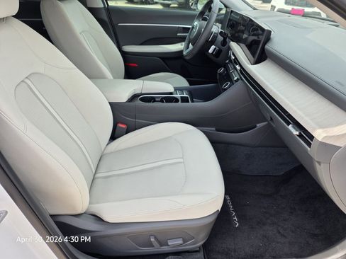 Used 2025 Hyundai Sonata SEL FWD image 12