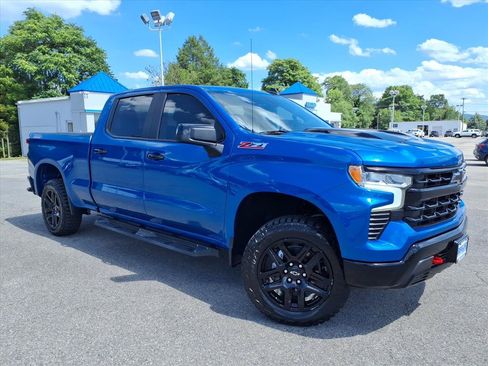 Used 2023 Chevrolet Silverado 1500 LT Trail Boss AWD/4WD image 2