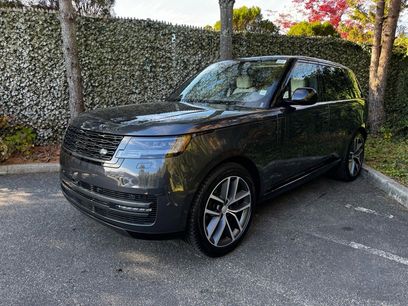 New 2025 Land Rover Range Rover SE