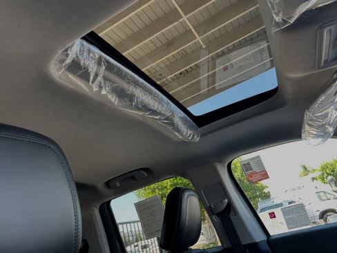 New 2024 Ford Maverick Tremor w/ Tremor Off-Road Package image 16