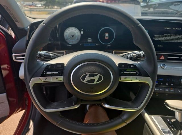 Used 2025 Hyundai Elantra Limited FWD image 8