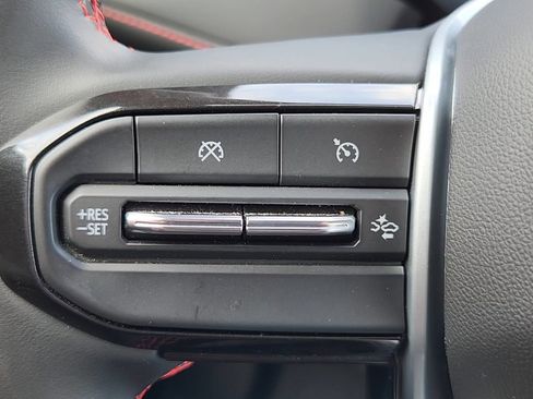 Used 2024 Chevrolet Colorado Z71 image 12