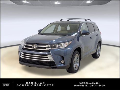 Used 2019 Toyota Highlander Limited image 1