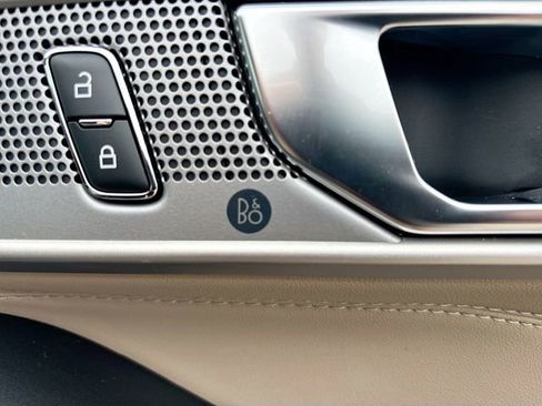 Used 2020 Ford Explorer Limited image 34