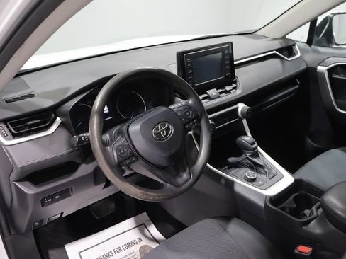 Used 2019 Toyota RAV4 LE w/ Carpet Mat Package AWD/4WD image 16