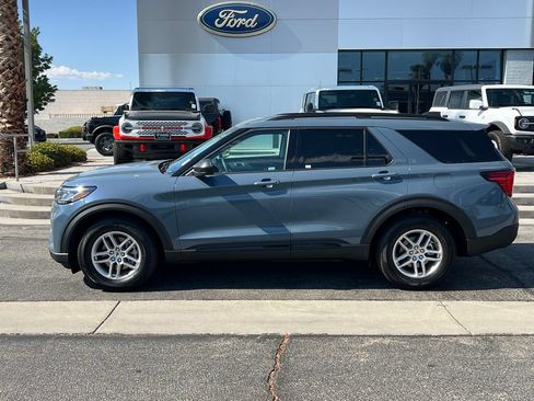 New 2026 Ford Explorer Active RWD image 3