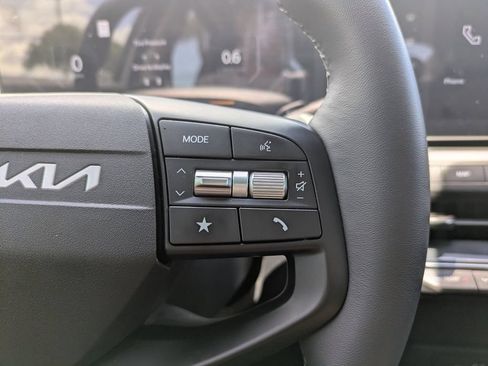 Used 2025 Kia K4 EX FWD image 23