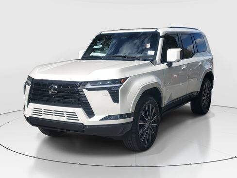 Used 2025 Lexus GX 550 image 3