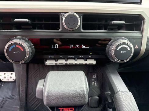 Used 2024 Toyota Tacoma TRD Sport image 30