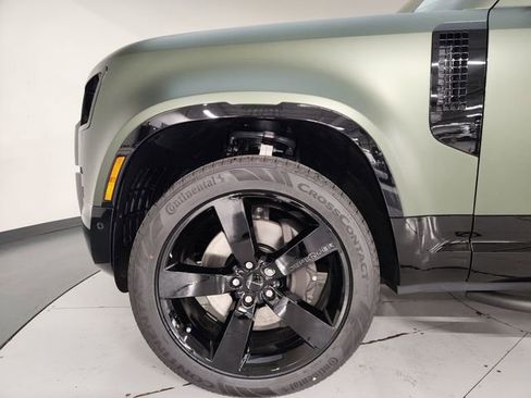 Used 2026 Land Rover Defender 110 X-Dynamic SE AWD/4WD image 11
