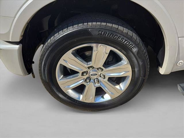 Used 2015 Ford F150 Platinum w/ Equipment Group 701A Luxury AWD/4WD image 24