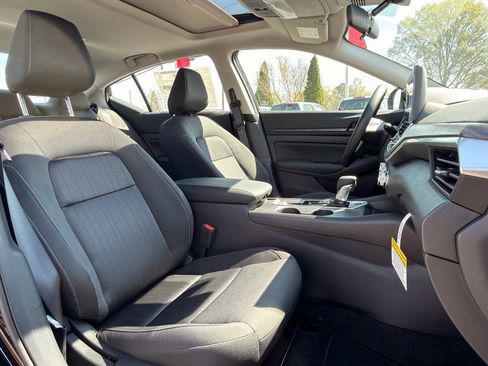 New 2026 Nissan Altima 2.5 SV image 17