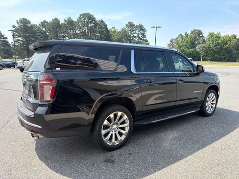 Used 2021 Chevrolet Suburban Premier w/ Premium Package AWD/4WD image 8