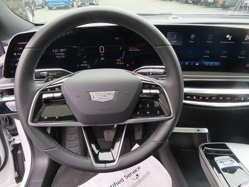 Used 2024 Cadillac Lyriq Tech AWD/4WD image 17