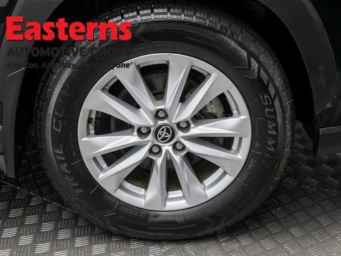 Used 2022 Toyota Corolla Cross LE image 29