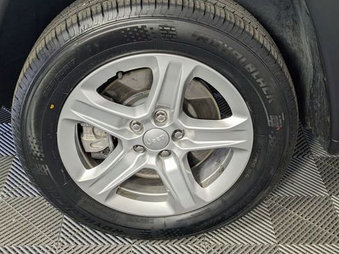 Used 2023 Jeep Compass Sport image 8