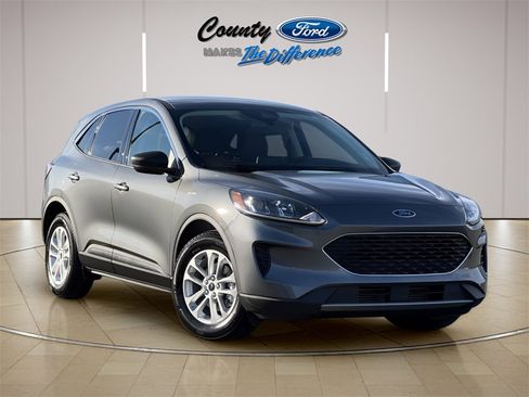 Used 2022 Ford Escape SE w/ Cold Weather Package image 1