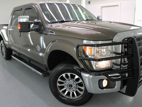 Used 2015 Ford F250 Lariat w/ Chrome Package AWD/4WD image 14