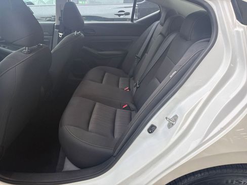 Used 2025 Nissan Altima 2.5 SV FWD image 25