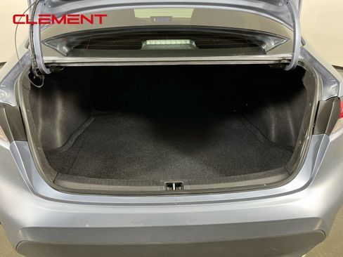 Used 2025 Toyota Corolla LE FWD image 9