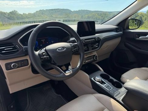 Used 2021 Ford Escape SEL w/ Technology Package FWD image 27