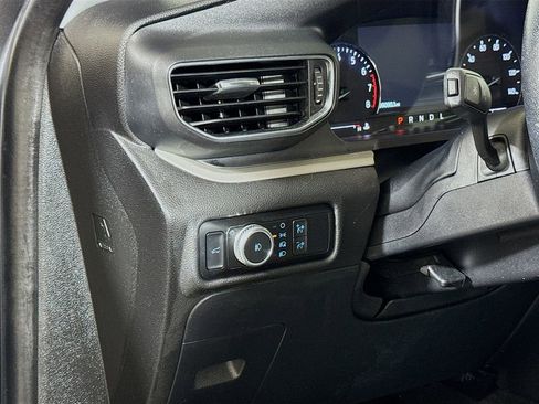 Used 2022 Ford Explorer XLT w/ Equipment Group 202A RWD image 8