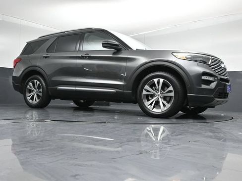 Used 2020 Ford Explorer Platinum w/ Premium Technology Package AWD/4WD image 39
