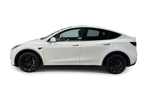 Certified 2021 Tesla Model Y Long Range AWD/4WD image 3