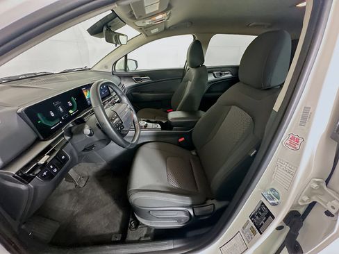 Used 2026 Kia Sportage LX FWD image 13